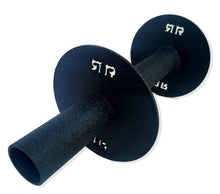 Load image into Gallery viewer, Twist on Life is an obstacle seen at OCRWC and Battle of The Lions obstacle course racing events. Sure to get your grip and forearms burning.
